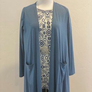 NWOT LuLaRoe Navy and White Aztec Irma